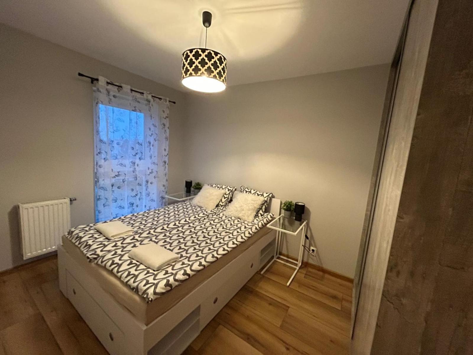 Apartamenty W Centrum Z Bezplatnym Parkingiem By Gingerbread Apartments Thorn Exterior foto